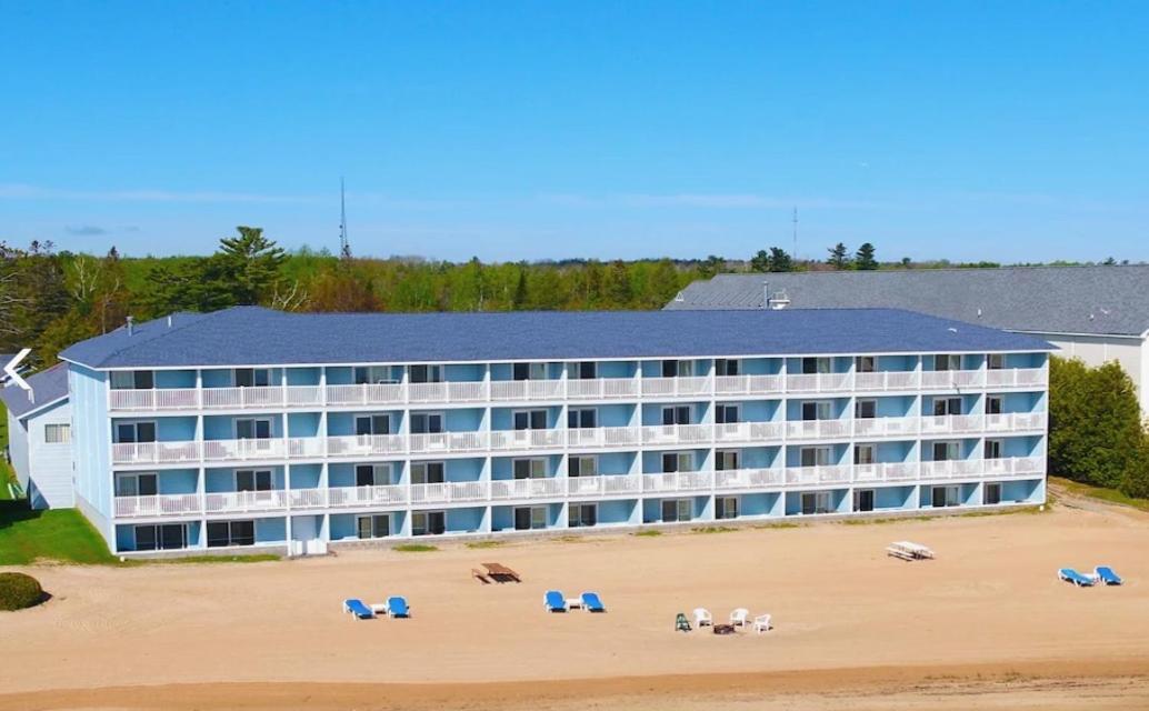 Great Mackinaw Beachfront Hotel Mackinaw City Bagian luar foto