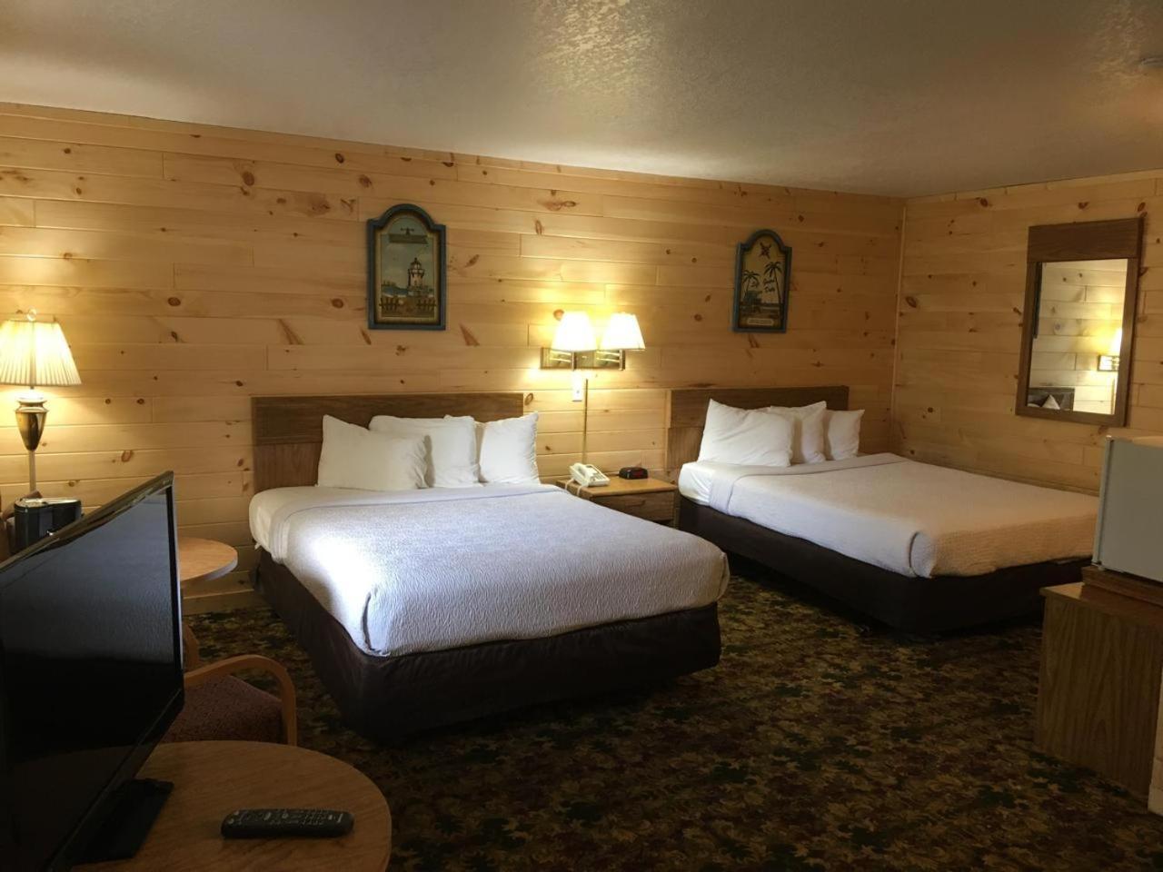 Great Mackinaw Beachfront Hotel Mackinaw City Bagian luar foto